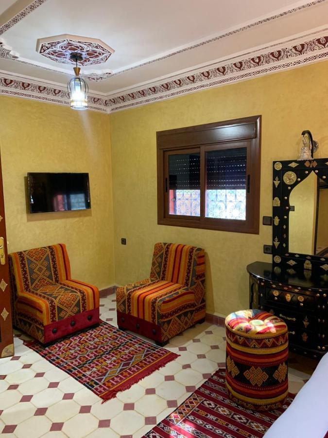 Dar Alfourssane Ferme D'Hote 우아르자자테 외부 사진