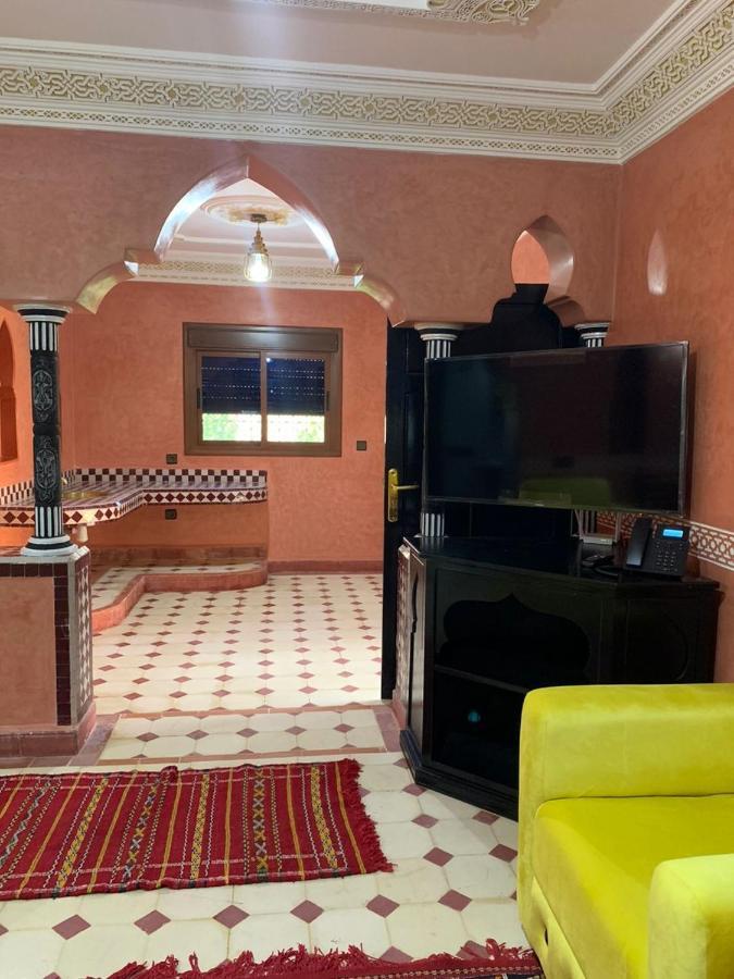 Dar Alfourssane Ferme D'Hote 우아르자자테 외부 사진