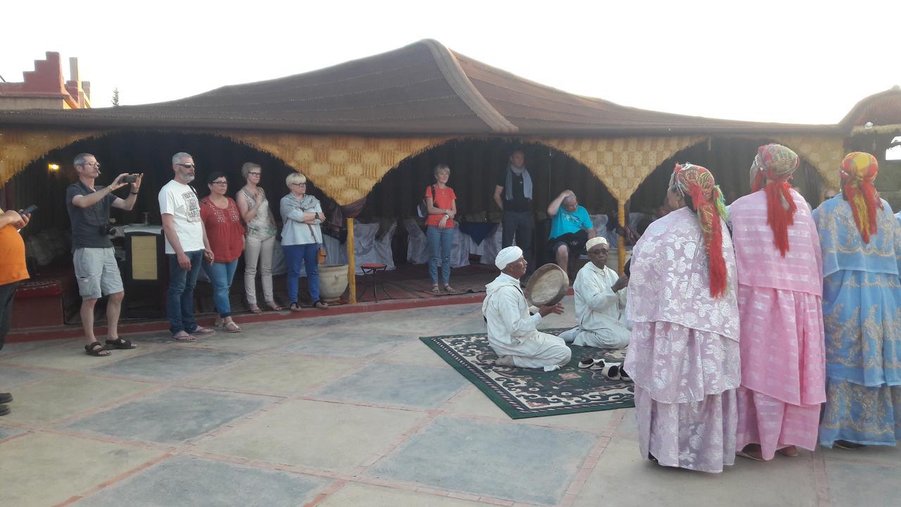 Dar Alfourssane Ferme D'Hote 우아르자자테 외부 사진