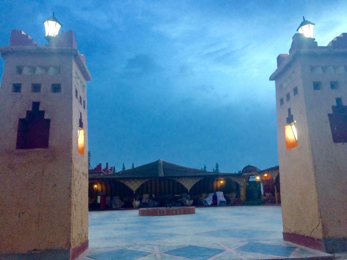 Dar Alfourssane Ferme D'Hote 우아르자자테 외부 사진